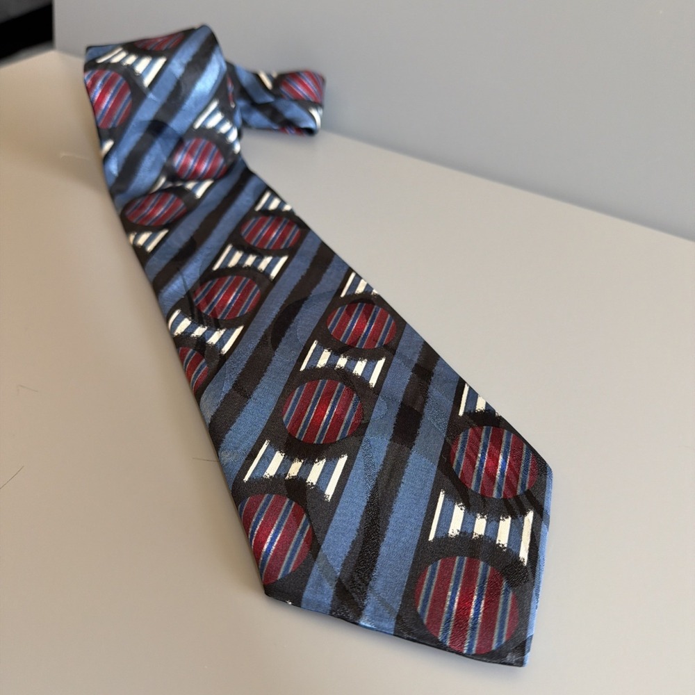 Vtg Editions By Van Heusen Neck Tie Blue w/ Red Short Abstract Polyester - Picture 2 of 5